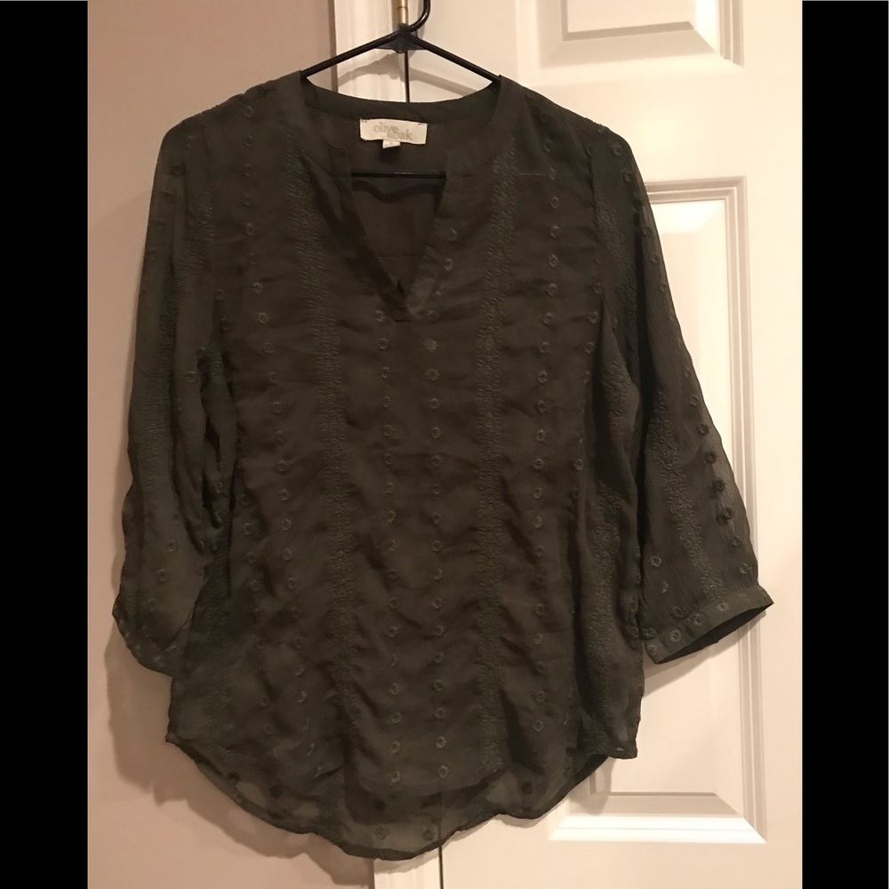 OLIVE & OAK Embroidered Blouse